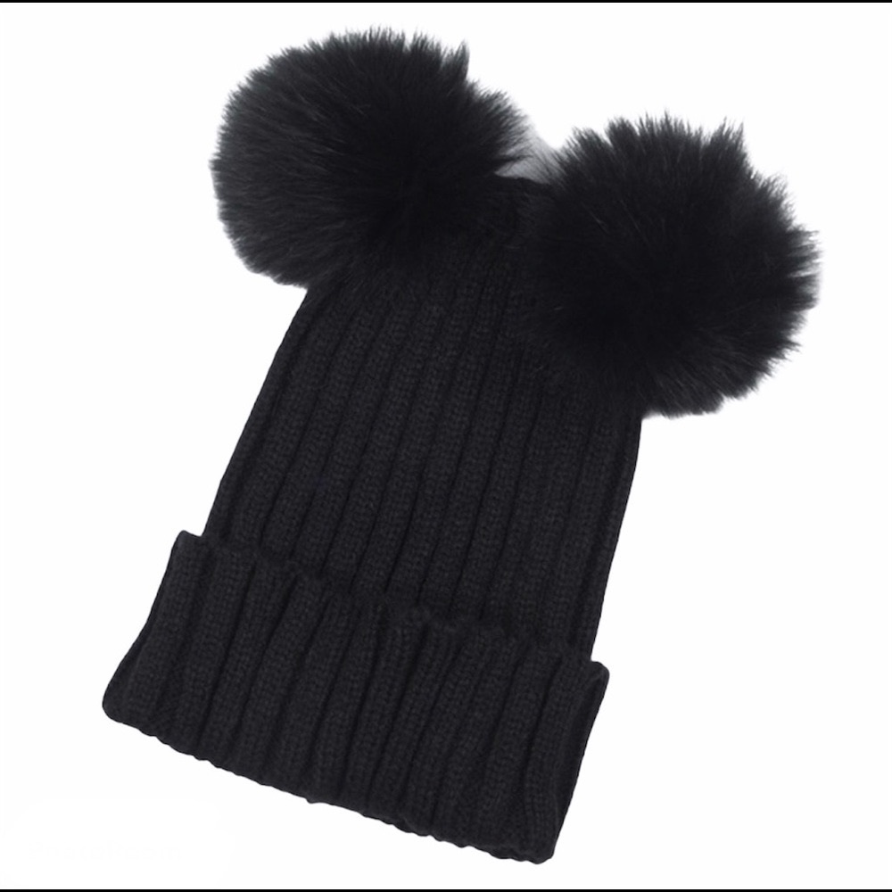 NWOT 2 Pom Pom Winter Knit Hat
